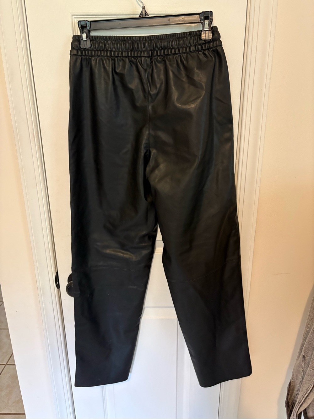 Old Navy Black High-rise BILLIE STRAIGHT Faux Leather Pants - Size XS - Picture 3 of 6